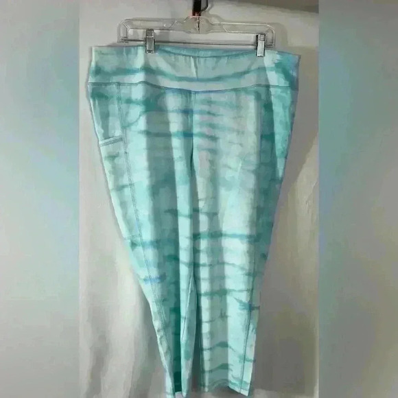 NWT Chico's Weekender Tie Dye Nostalgia Side Pocket Capri Leggings (Size 3) - Picture 2 of 7